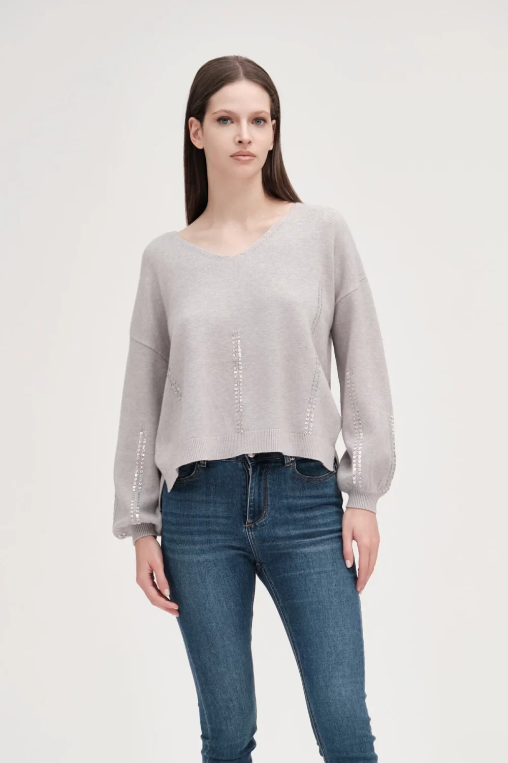 SCOLLO A V CON PAILLETTES FIN.7 VISCOSA – DGF5701