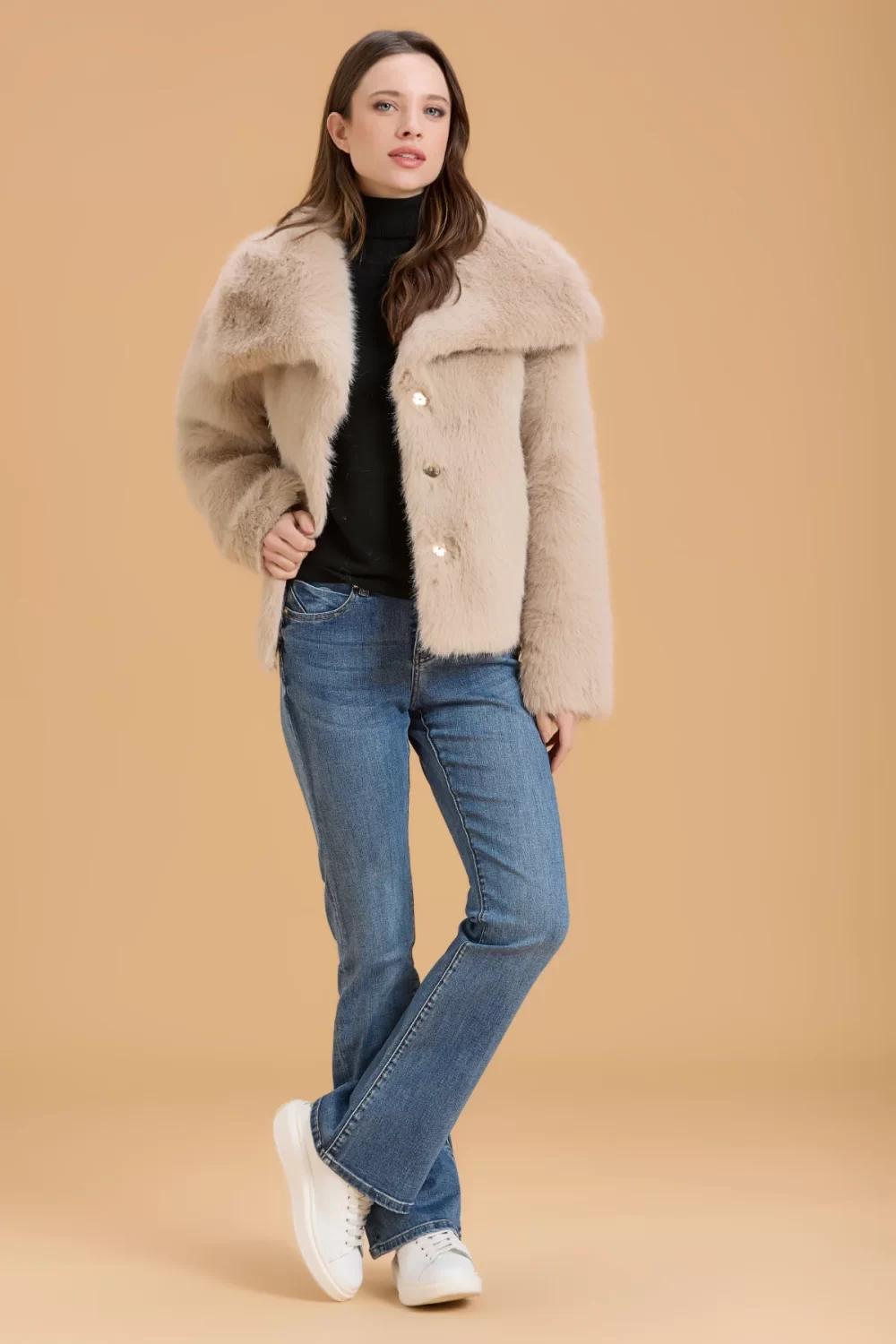 PELLICCIA CORTA COLLO AMPIO – DGF5500