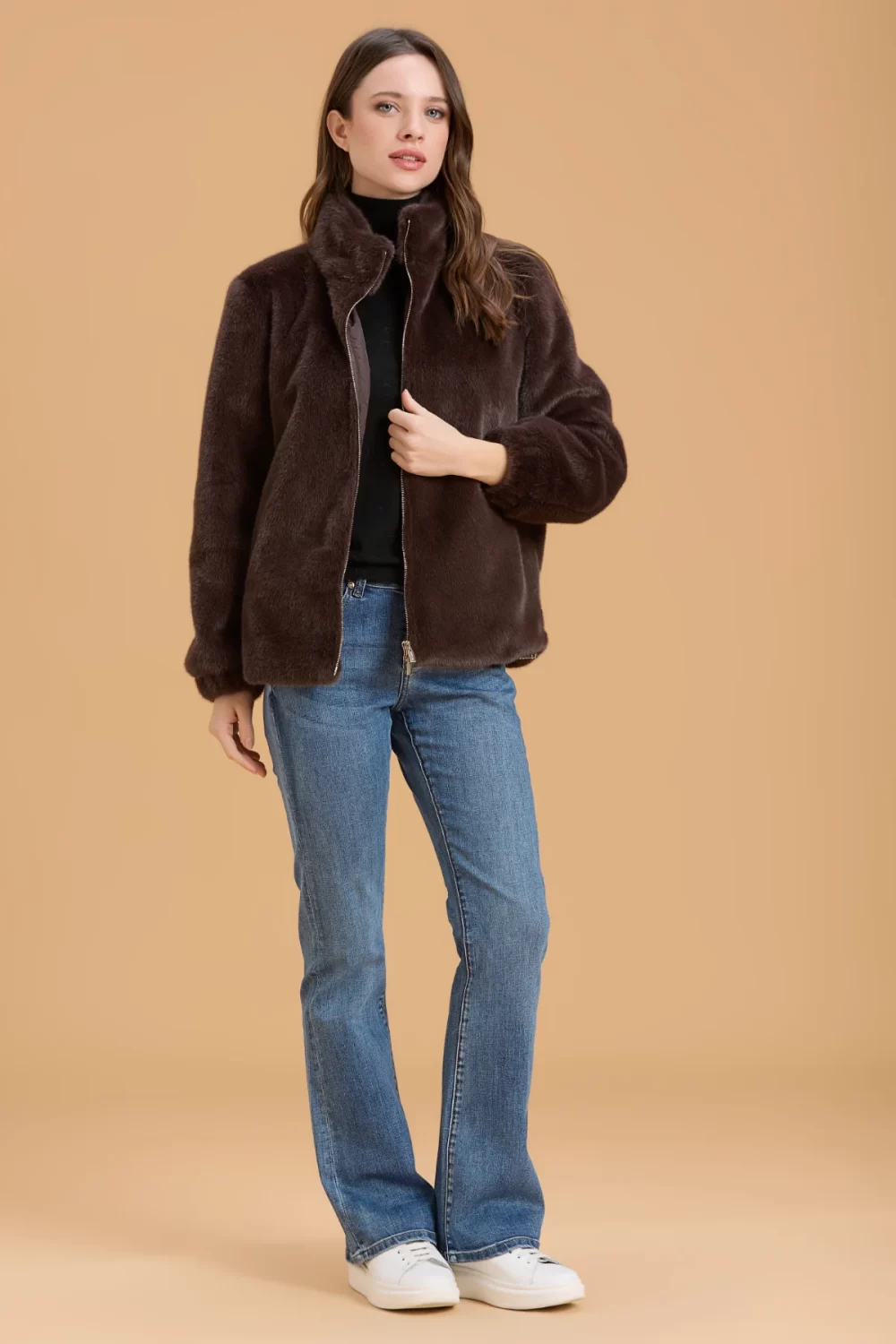 PELLICCIA CORTA CON ZIP – DGF5501