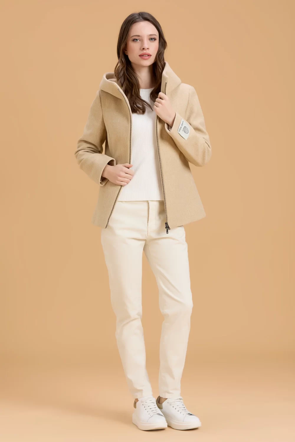 CAPPOTTO CORTO CON ZIP E CAPPUCCIO MISTO LANA – DGF5754