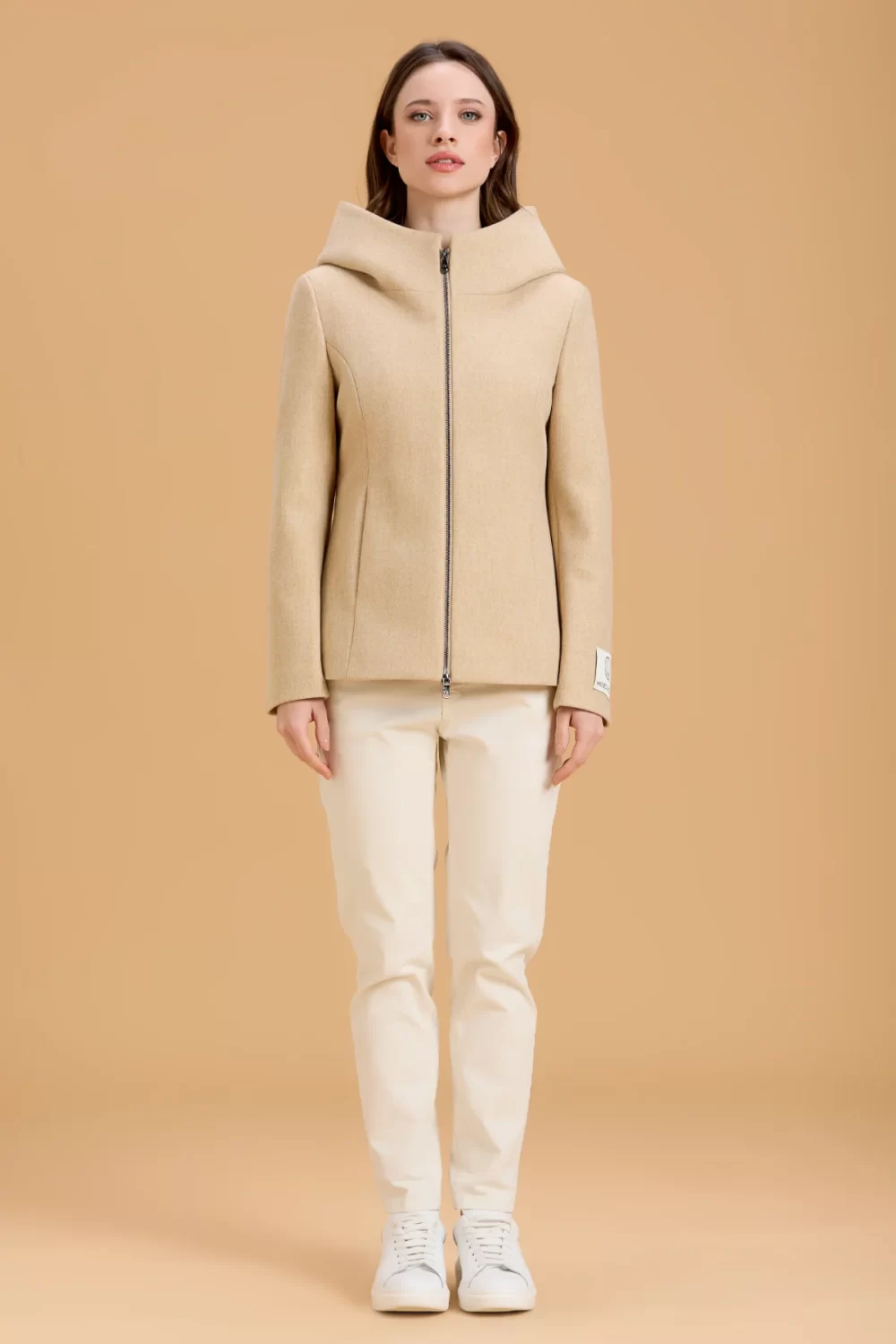 CAPPOTTO CORTO CON ZIP E CAPPUCCIO MISTO LANA – DGF5754