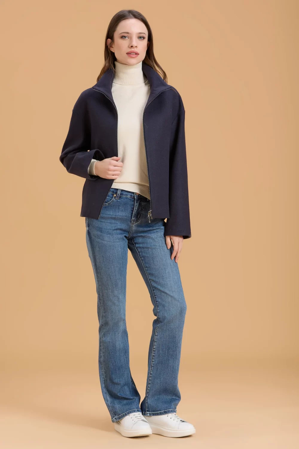 CAPPOTTO CORTO CON ZIP ROBERTO – DGF6084