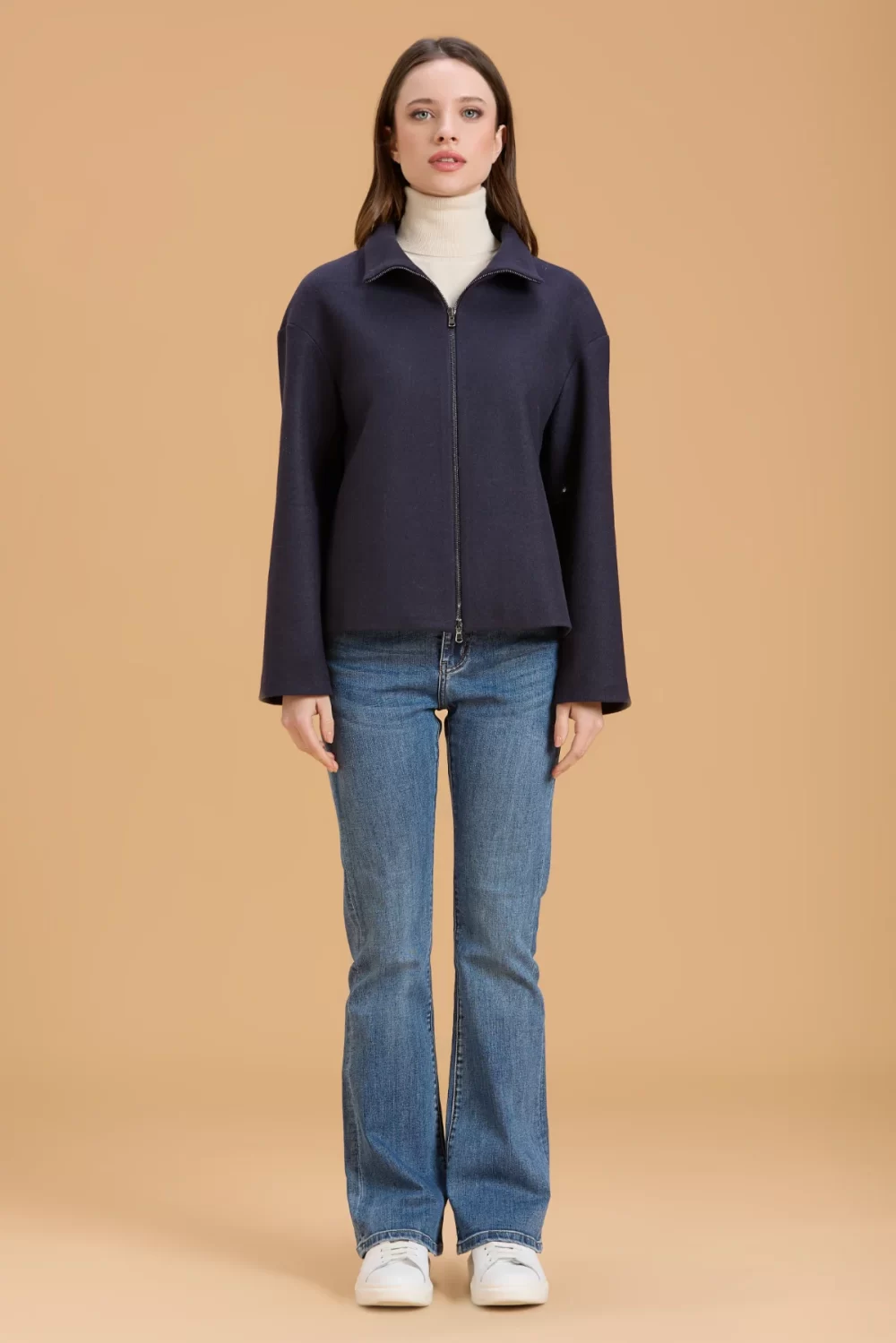 CAPPOTTO CORTO CON ZIP ROBERTO – DGF6084