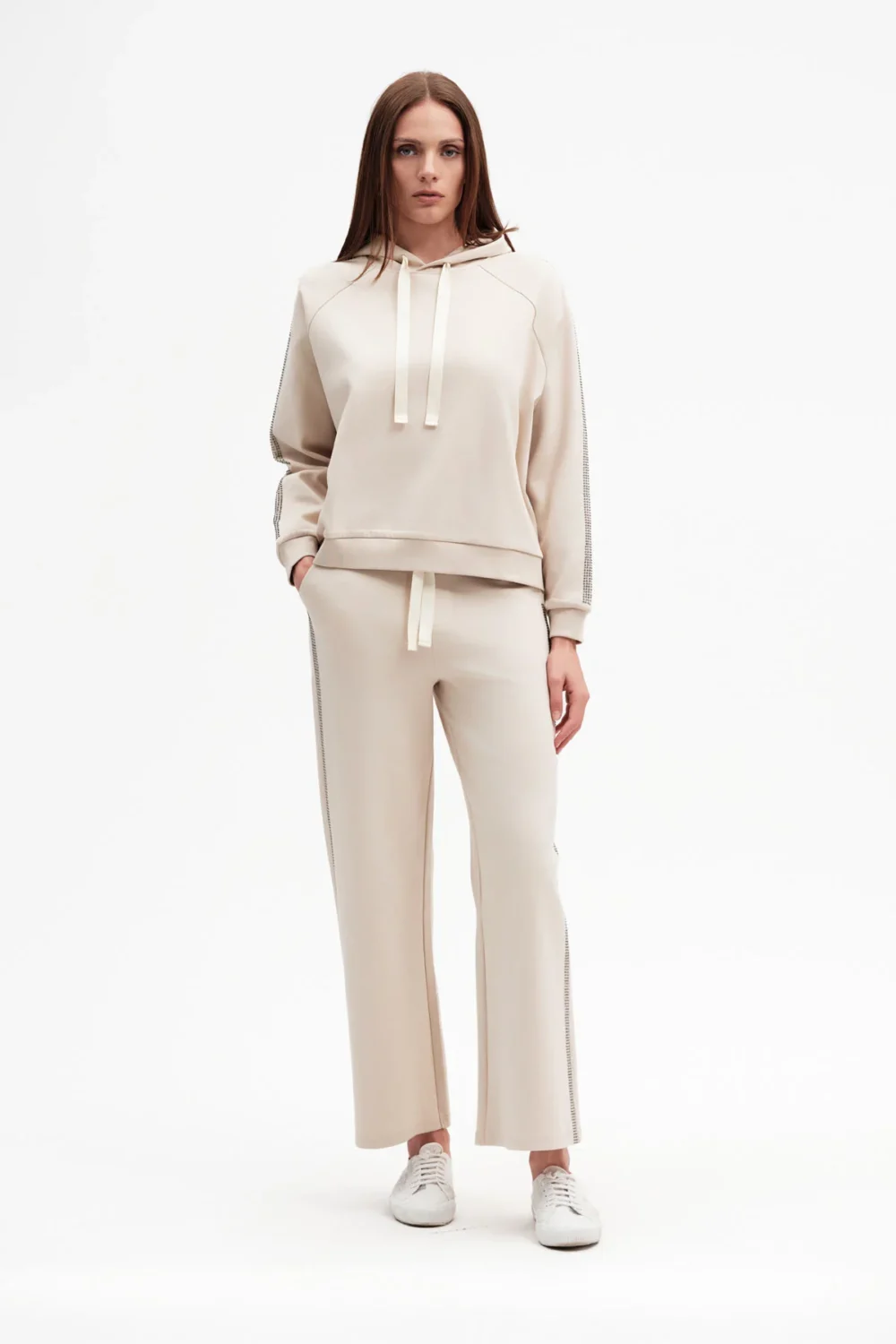 FELPA CON CAPPUCCIO E STRASS LATERALI – DGP7702