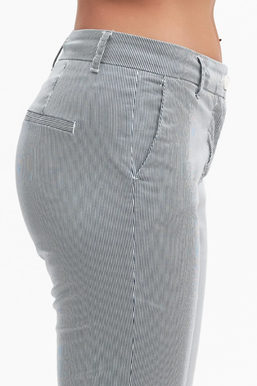 PANTALONE CAPRI CON SPACC RIGATO – DGP7905