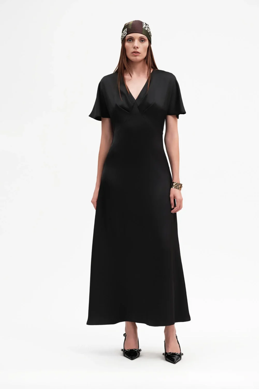 ABITO LUNGO MM SCOLLO A V RASO PESANTE – DGP7962