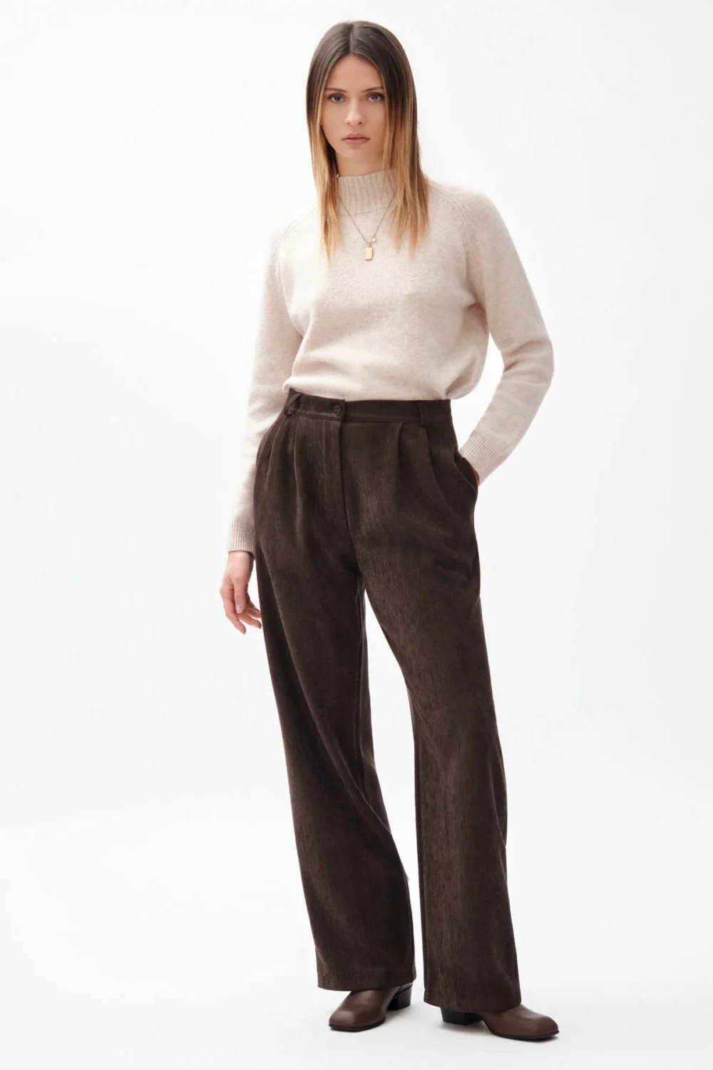 PANTALONE AMPIO DOPPIA PENCES CCN01 – DGF7505